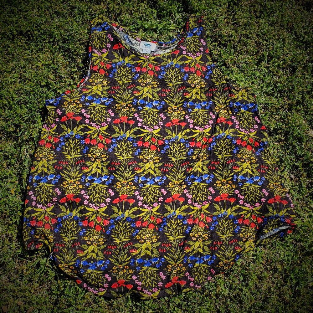 2 for $8 Flowered Old Navy Tank Top Black NWOT